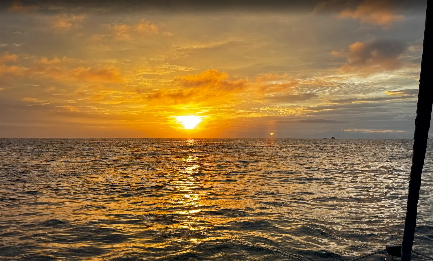 Atardecer en una playa de Costa Rica